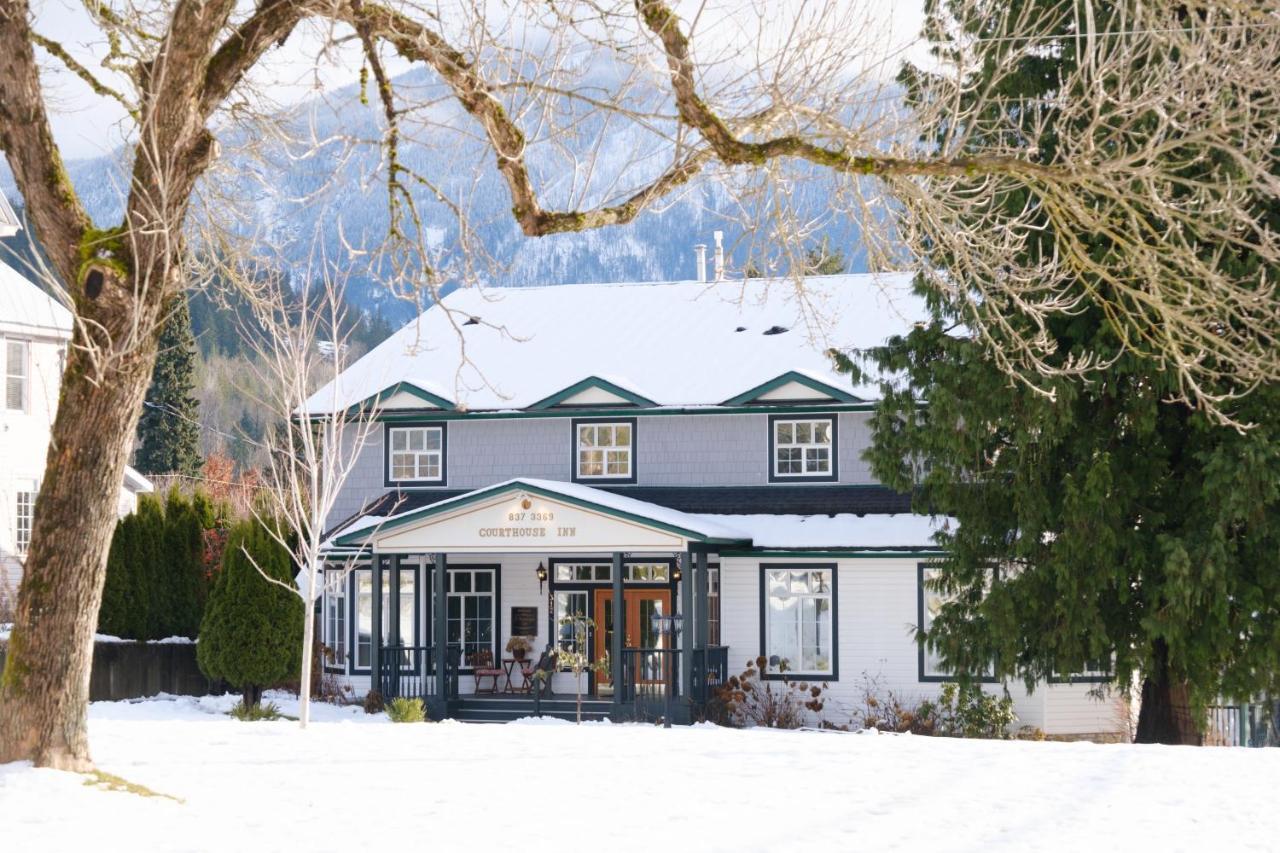 Courthouse Inn Revelstoke Ngoại thất bức ảnh