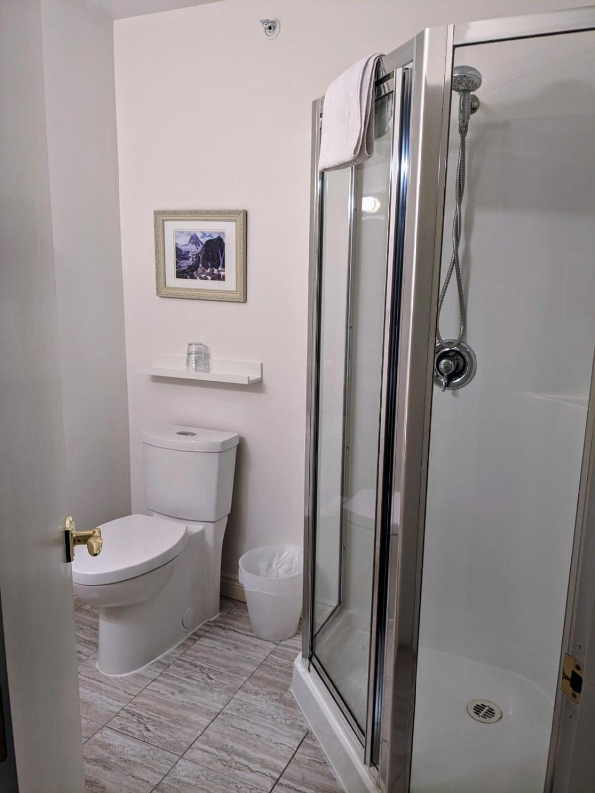 Courthouse Inn Revelstoke Ngoại thất bức ảnh