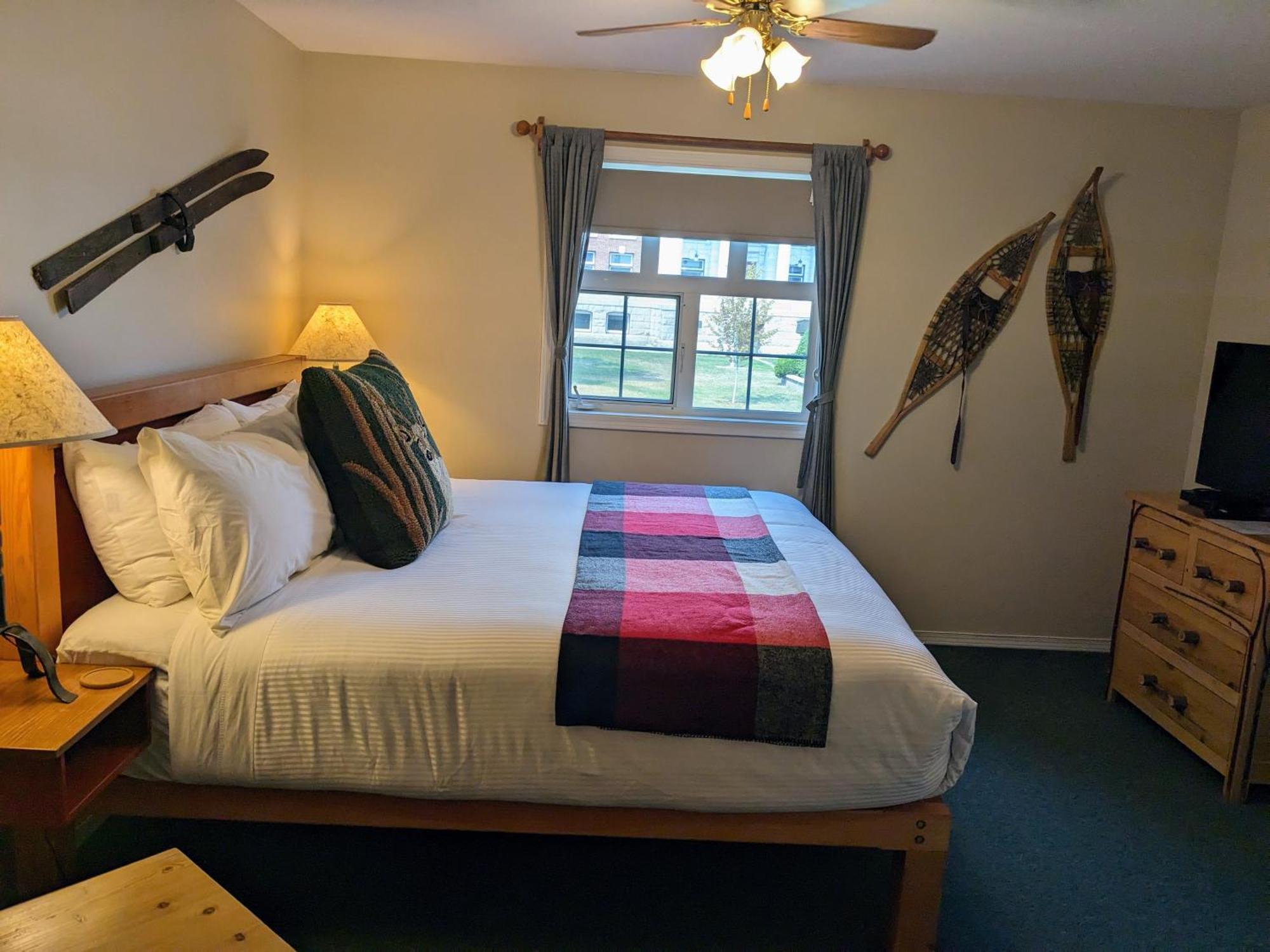 Courthouse Inn Revelstoke Ngoại thất bức ảnh