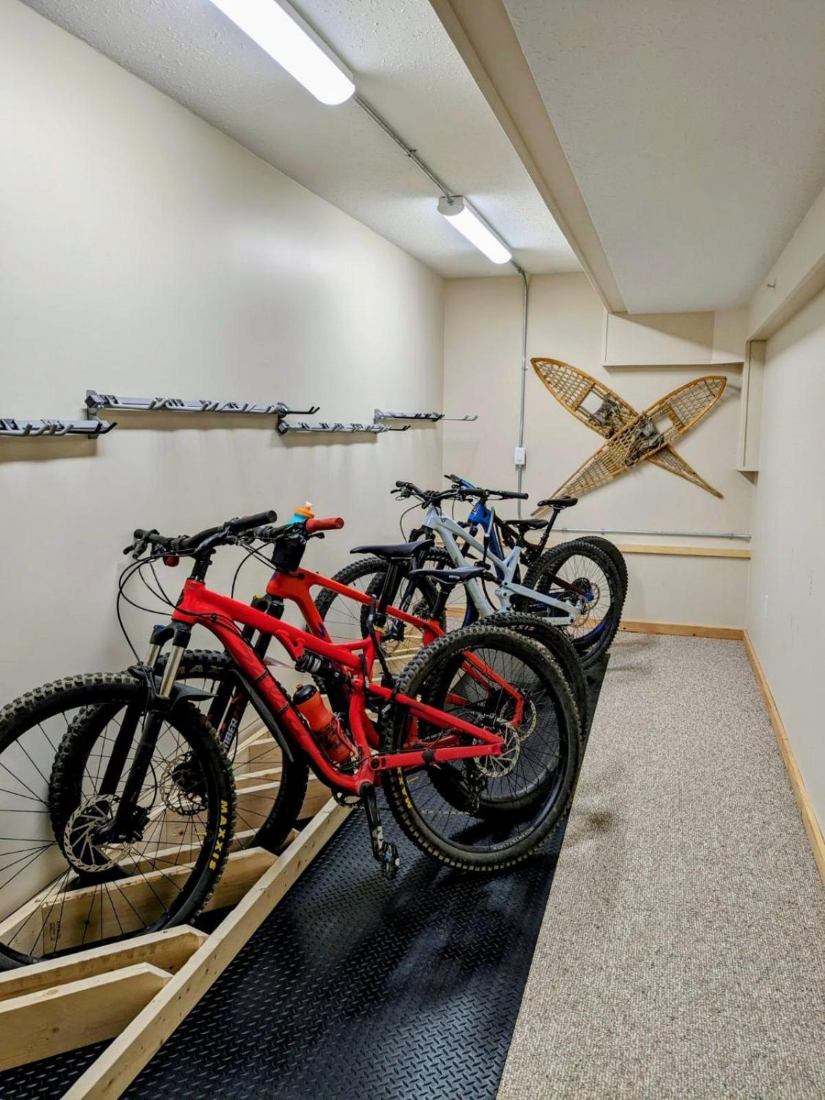 Courthouse Inn Revelstoke Ngoại thất bức ảnh