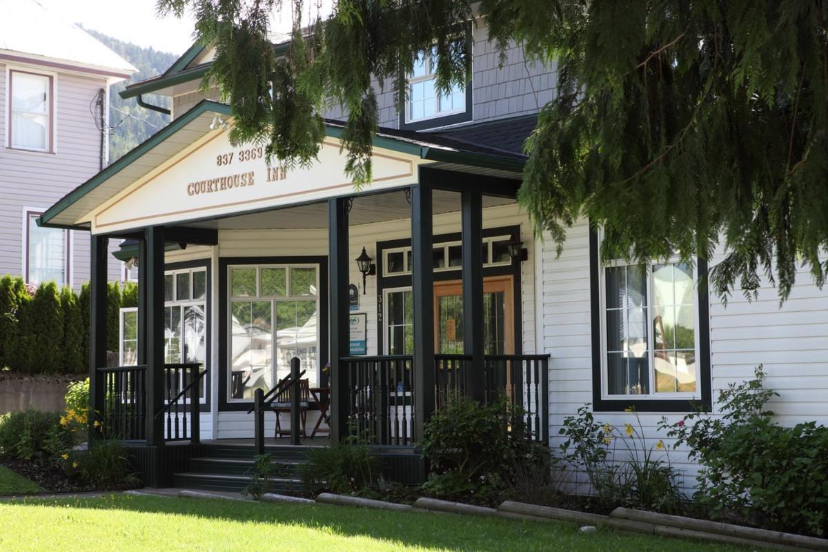 Courthouse Inn Revelstoke Ngoại thất bức ảnh