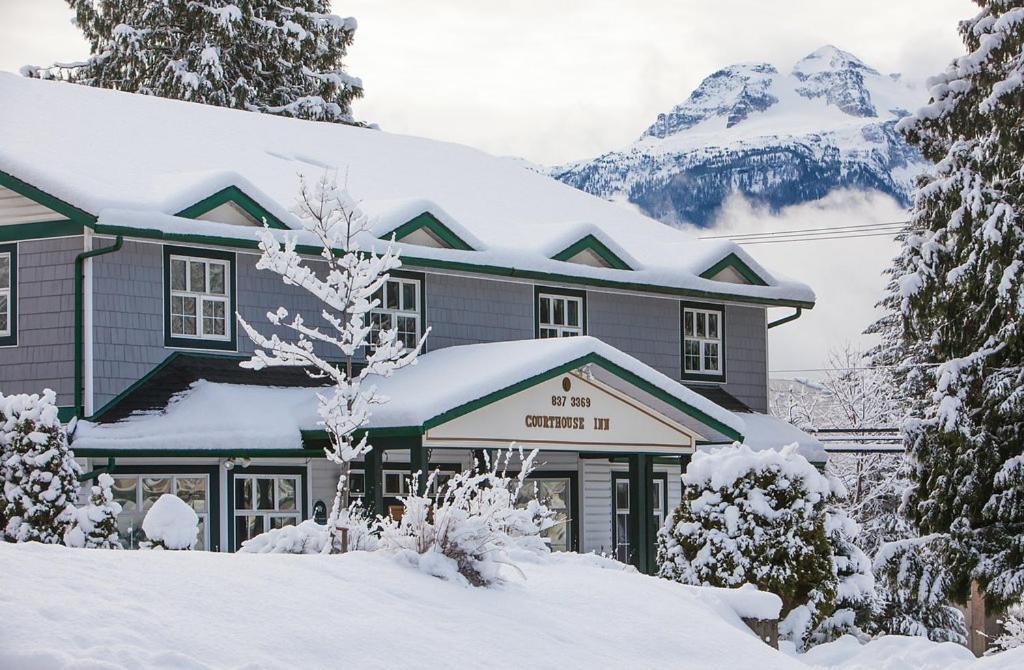 Courthouse Inn Revelstoke Ngoại thất bức ảnh